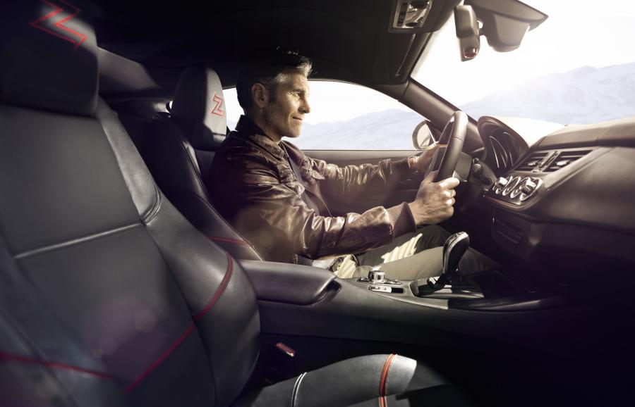 Интерьер BMW Zagato Coupe 2012 года  (фото 11 из 86)